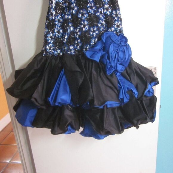 Alyce Designs Vintage Gown 8 - Picture 8 of 13